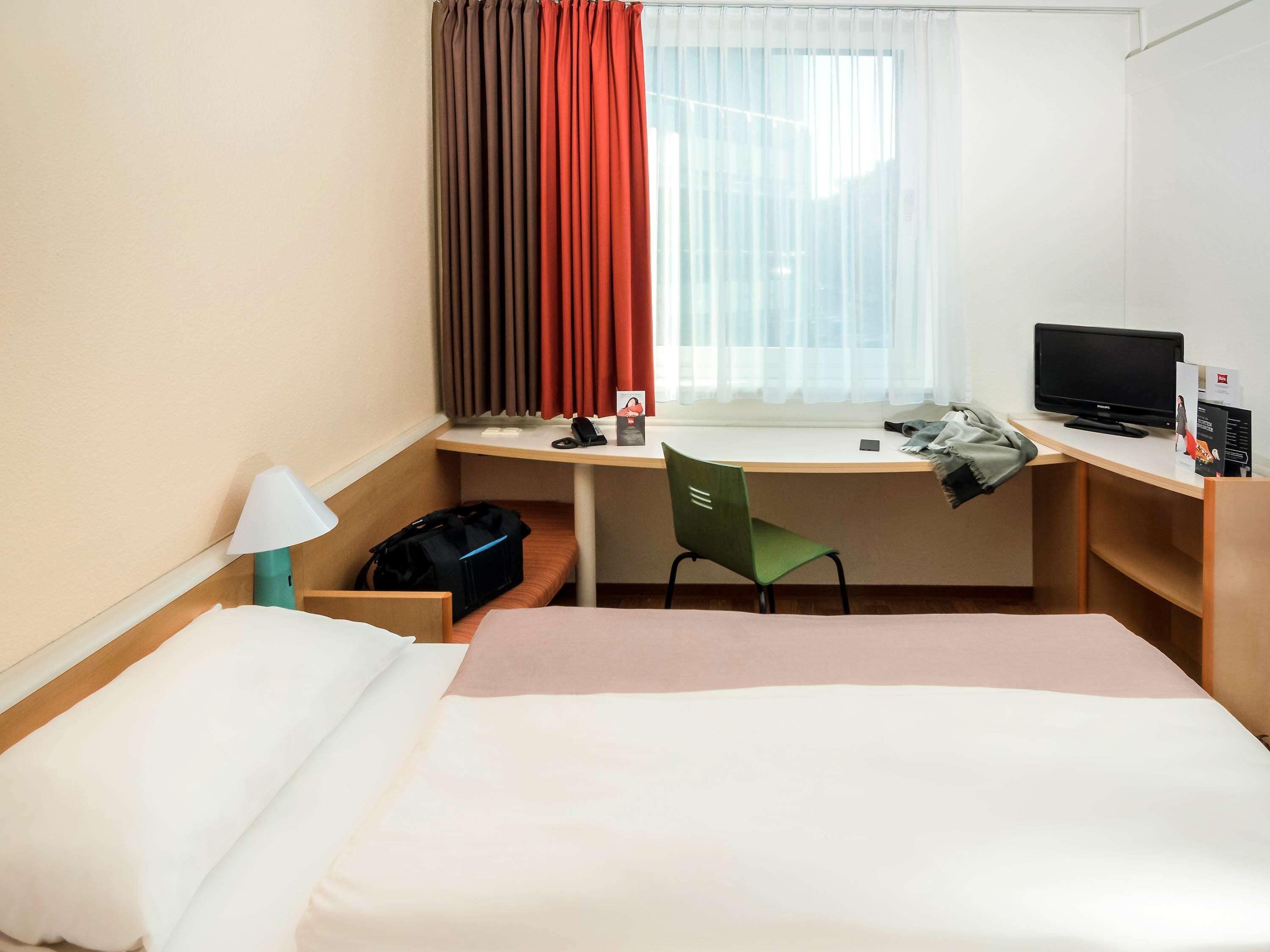 Ibis Hotel 2*